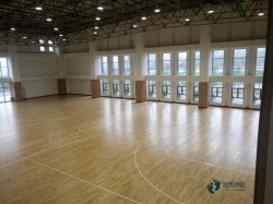 小學(xué)松木舞臺體育場館地板施工隊